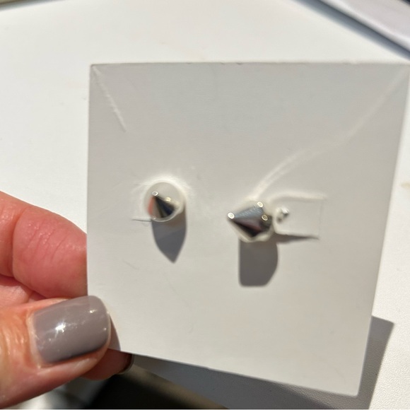 Grey Pearl and silver earrings- Stella & Dot - Picture 3 of 5